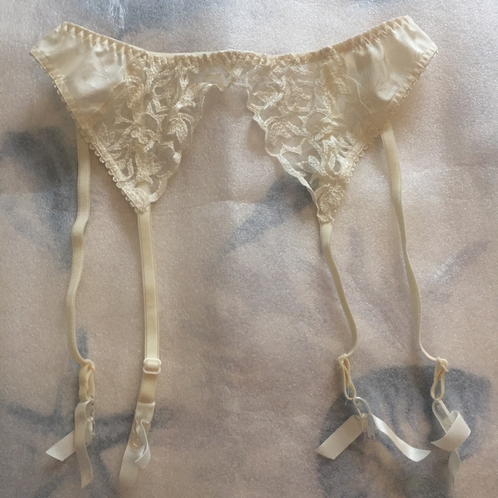 Victoria’s Secret Garter Belt